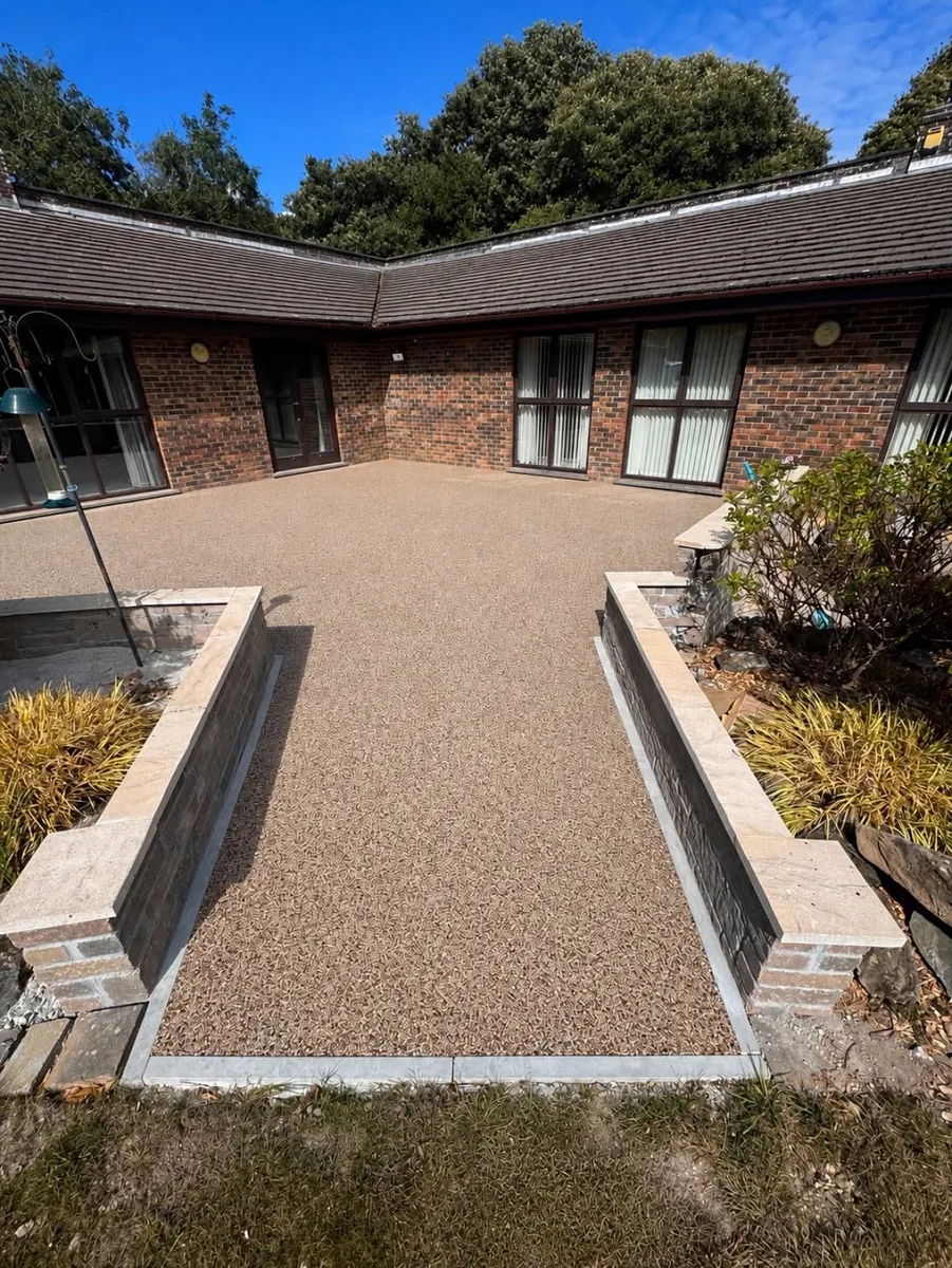 Resin courtyard, Tehidy, finished by HW Contractors